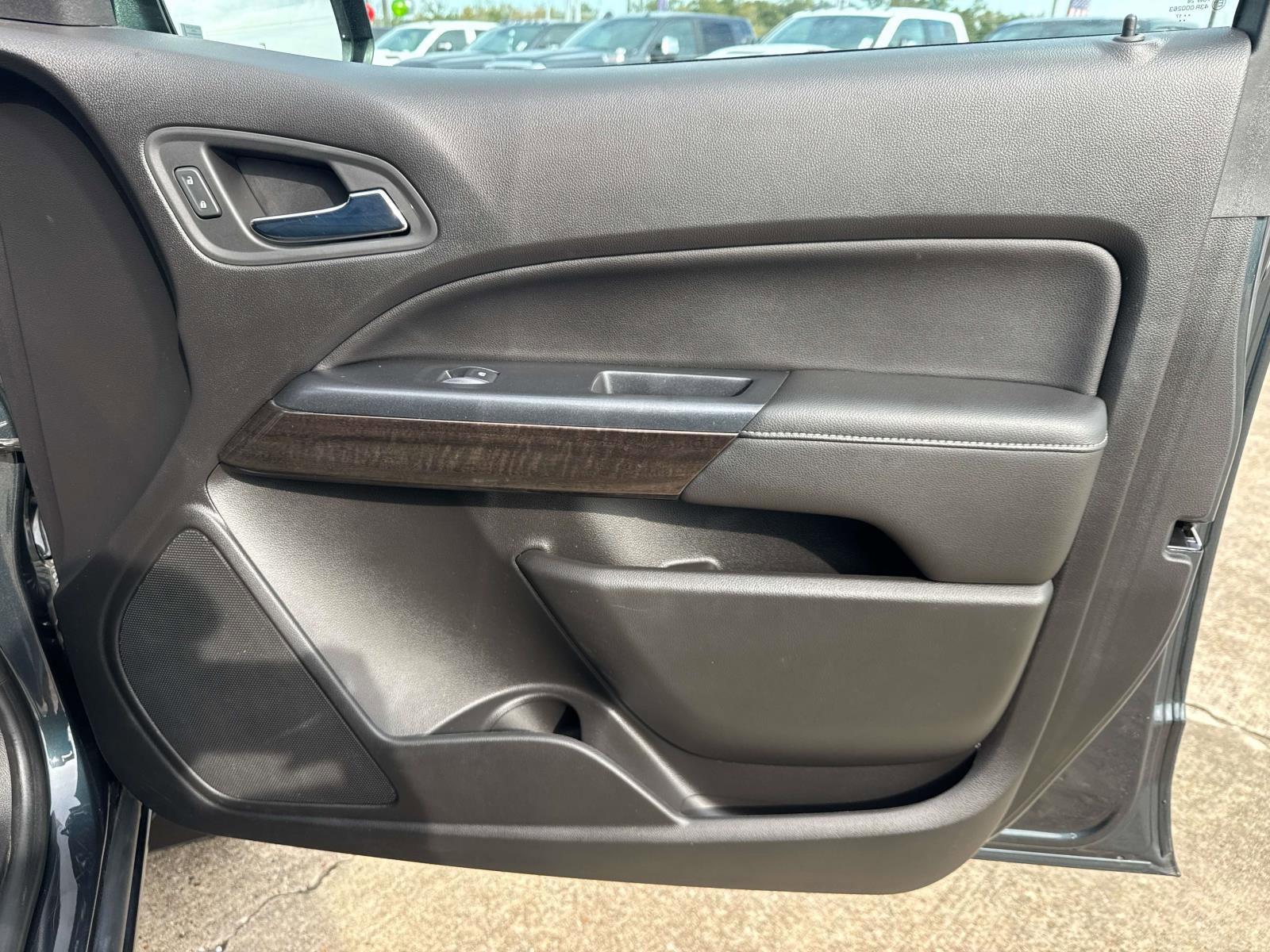 Used 2017 GMC Canyon SLT w/ Driver Alert Package image 12