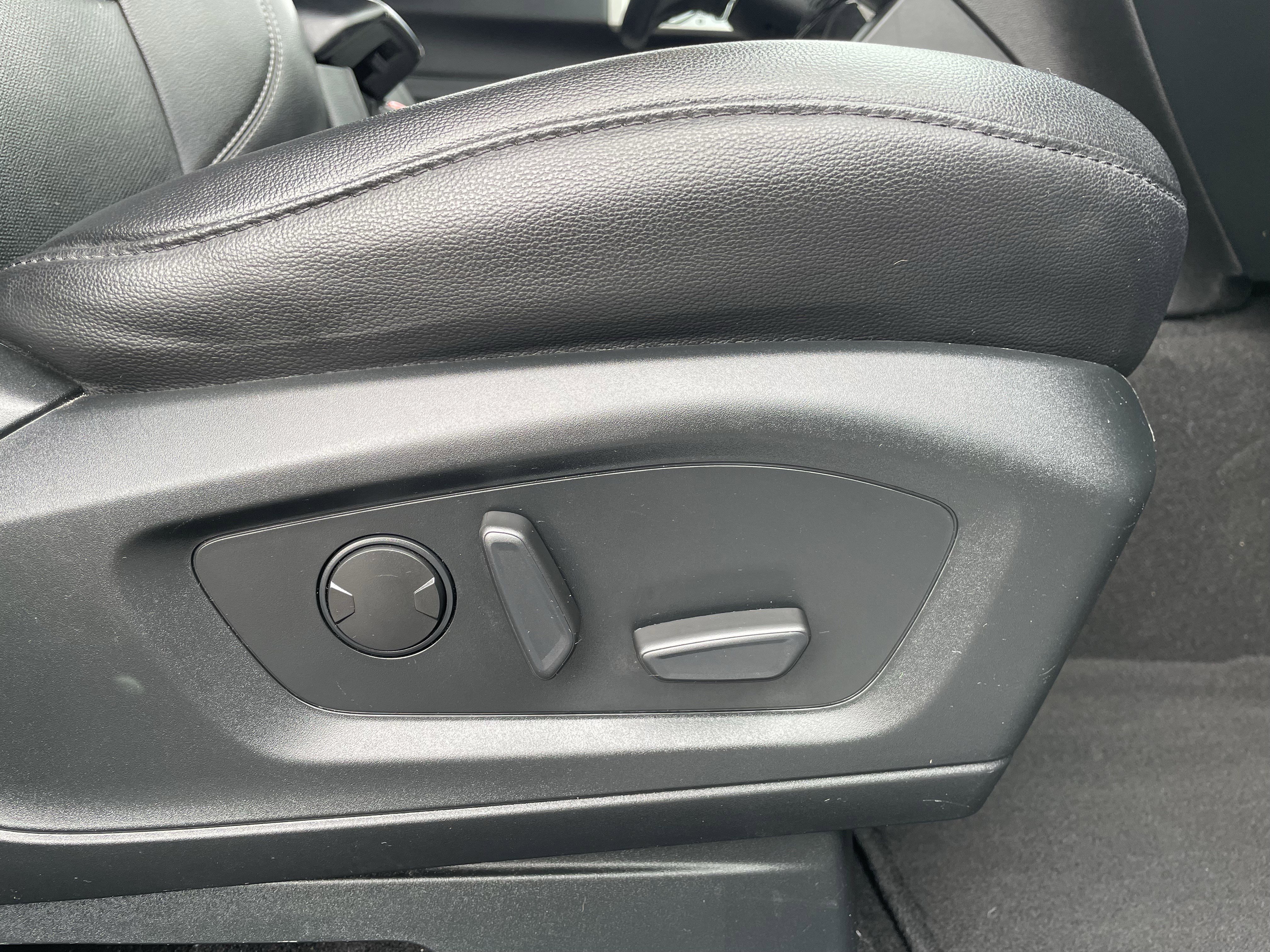 Used 2024 Ford Explorer Limited image 38
