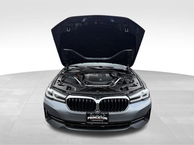 Used 2022 BMW 540i xDrive w/ Premium Package image 9