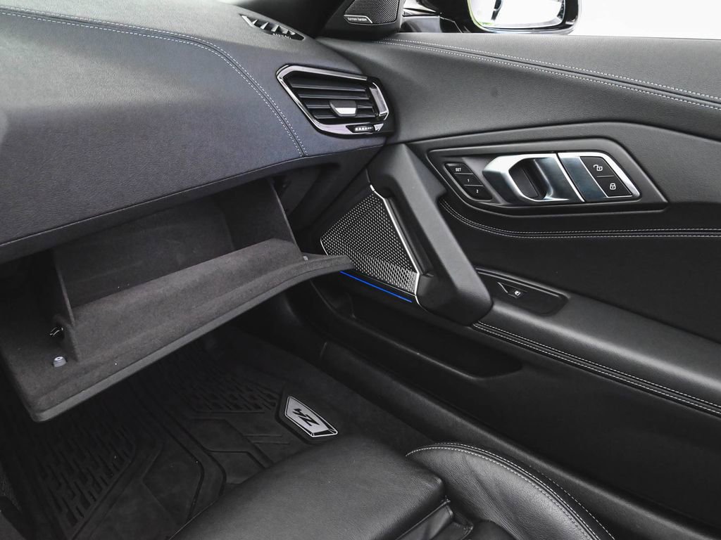 Used 2022 BMW Z4 M40i w/ Premium Package RWD image 20