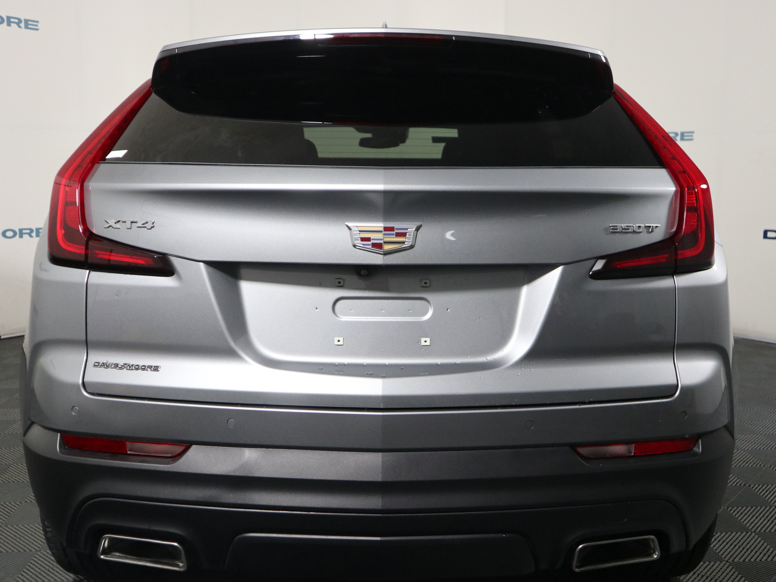 Used 2023 Cadillac XT4 Luxury w/ Cold Weather Package FWD image 7