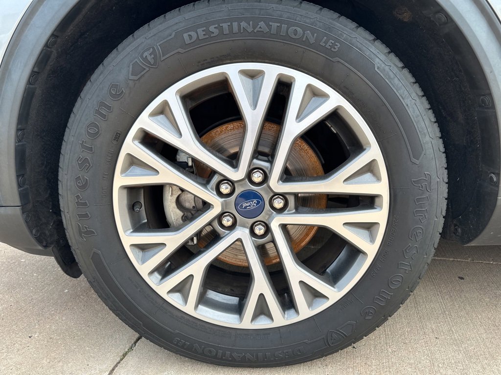 Used 2022 Ford Escape SEL image 9