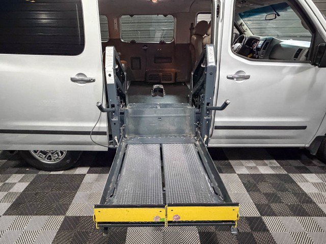 Used 2019 Nissan NV 3500 SL RWD image 11