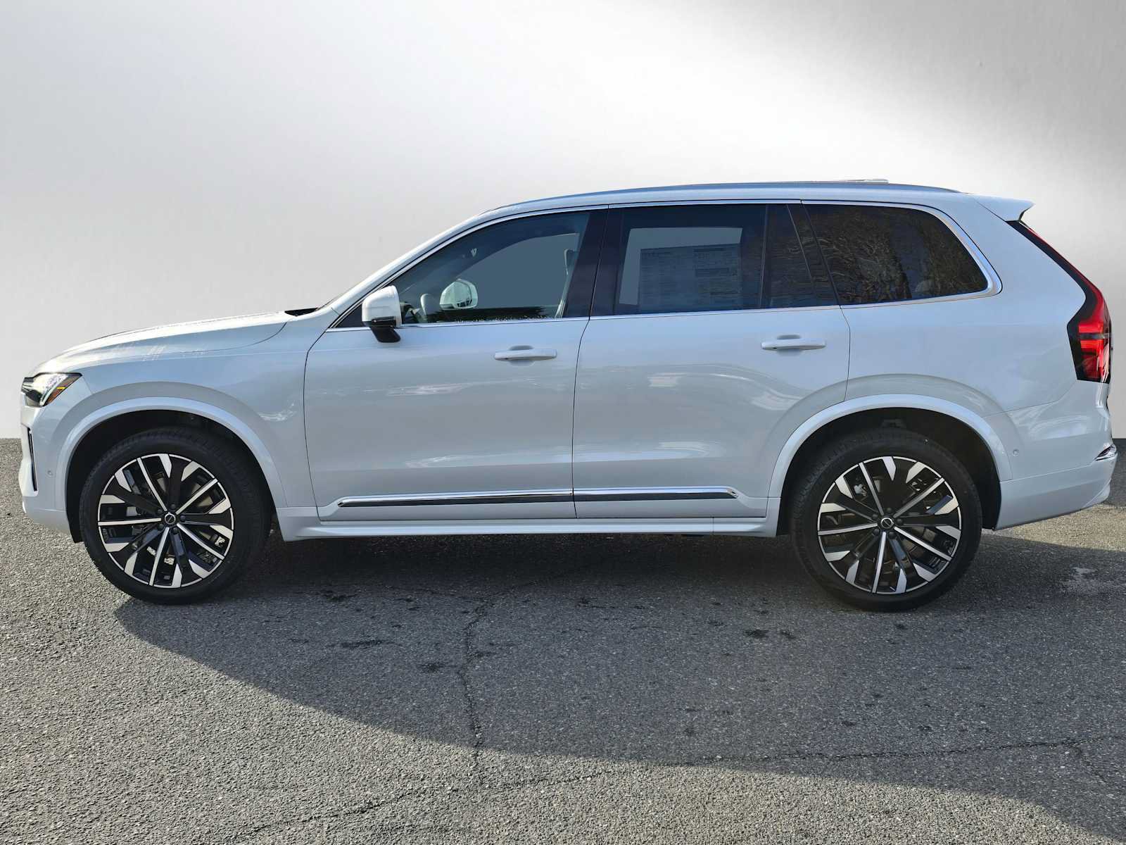 New 2026 Volvo XC90 B6 Plus w/ Protection Package Premier AWD/4WD image 14