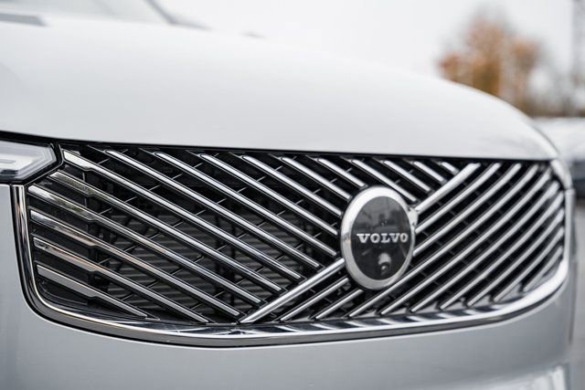 New 2026 Volvo XC90 B6 Plus w/ Protection Package Premier image 11