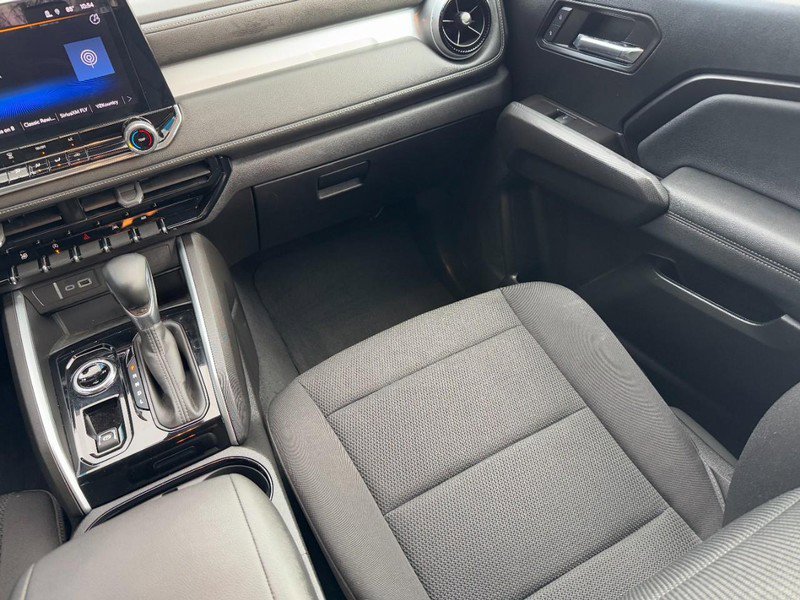 Used 2024 Chevrolet Colorado LT image 15