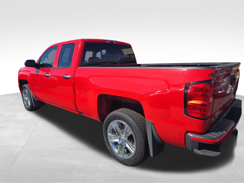 Used 2019 Chevrolet Silverado 1500 Custom w/ Custom Convenience Package AWD/4WD image 3