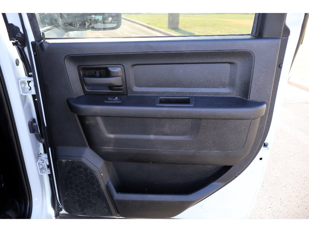 Used 2024 RAM 2500 Tradesman w/ Chrome Appearance Group AWD/4WD image 19