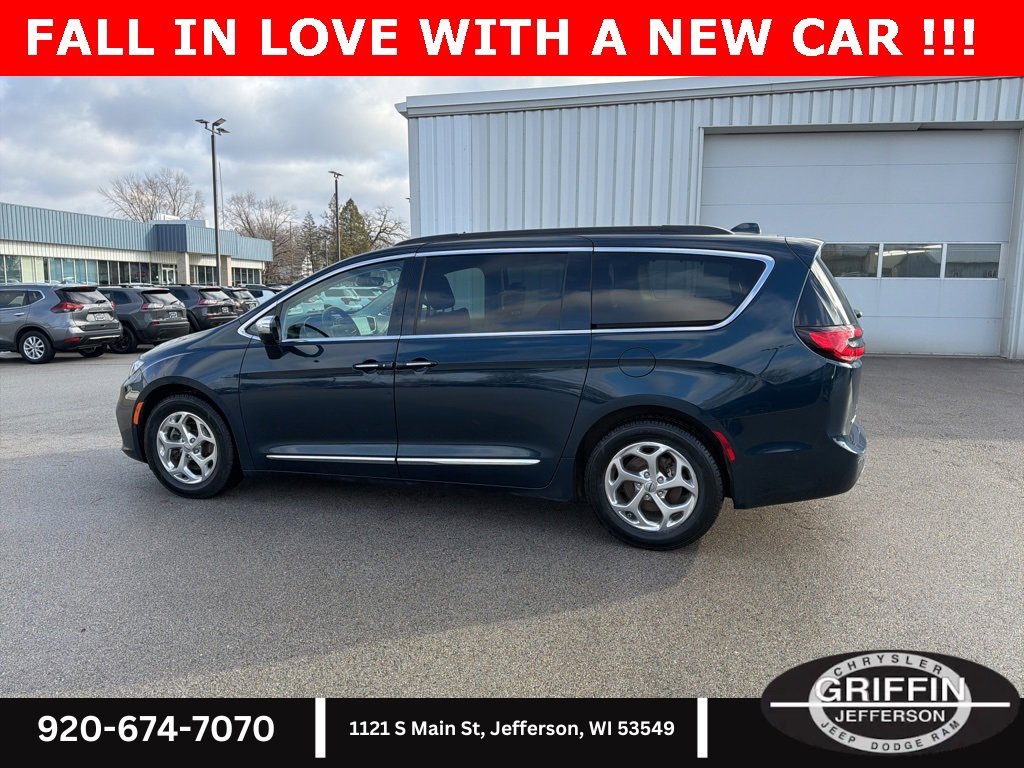 Used 2022 Chrysler Pacifica Limited image 11