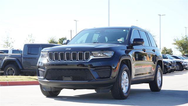 Certified 2023 Jeep Grand Cherokee Laredo w/ Luxury Tech Group I image 3