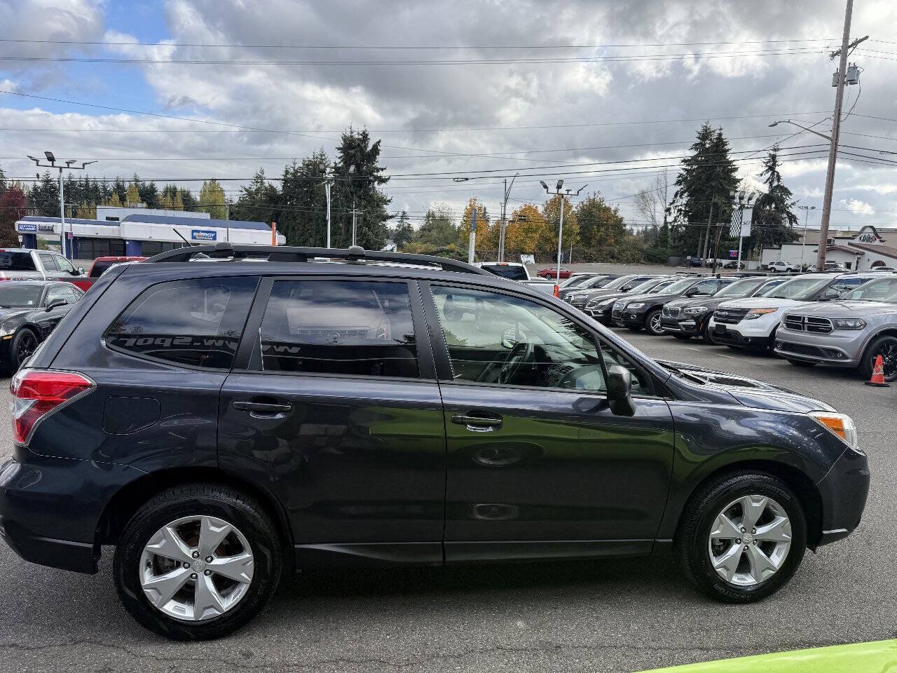 Used 2015 Subaru Forester 2.5i w/ Alloy Wheel Package AWD/4WD image 6