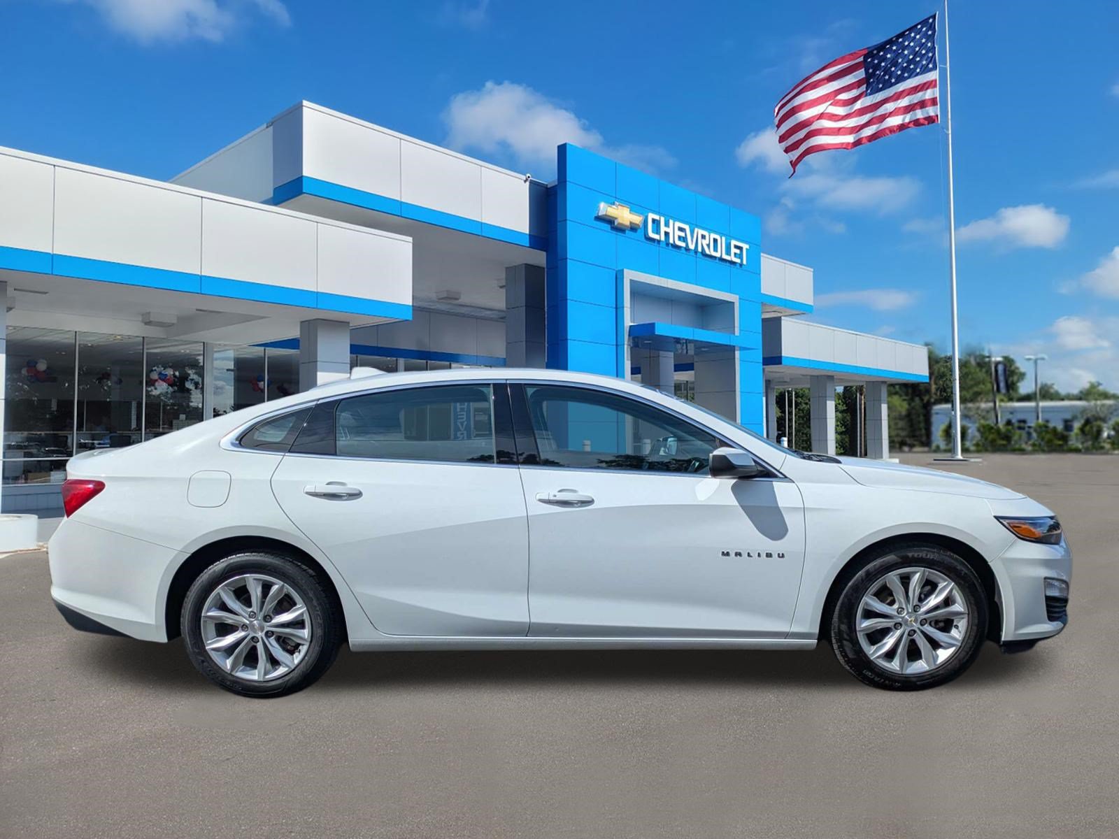 Used 2024 Chevrolet Malibu LT FWD image 2