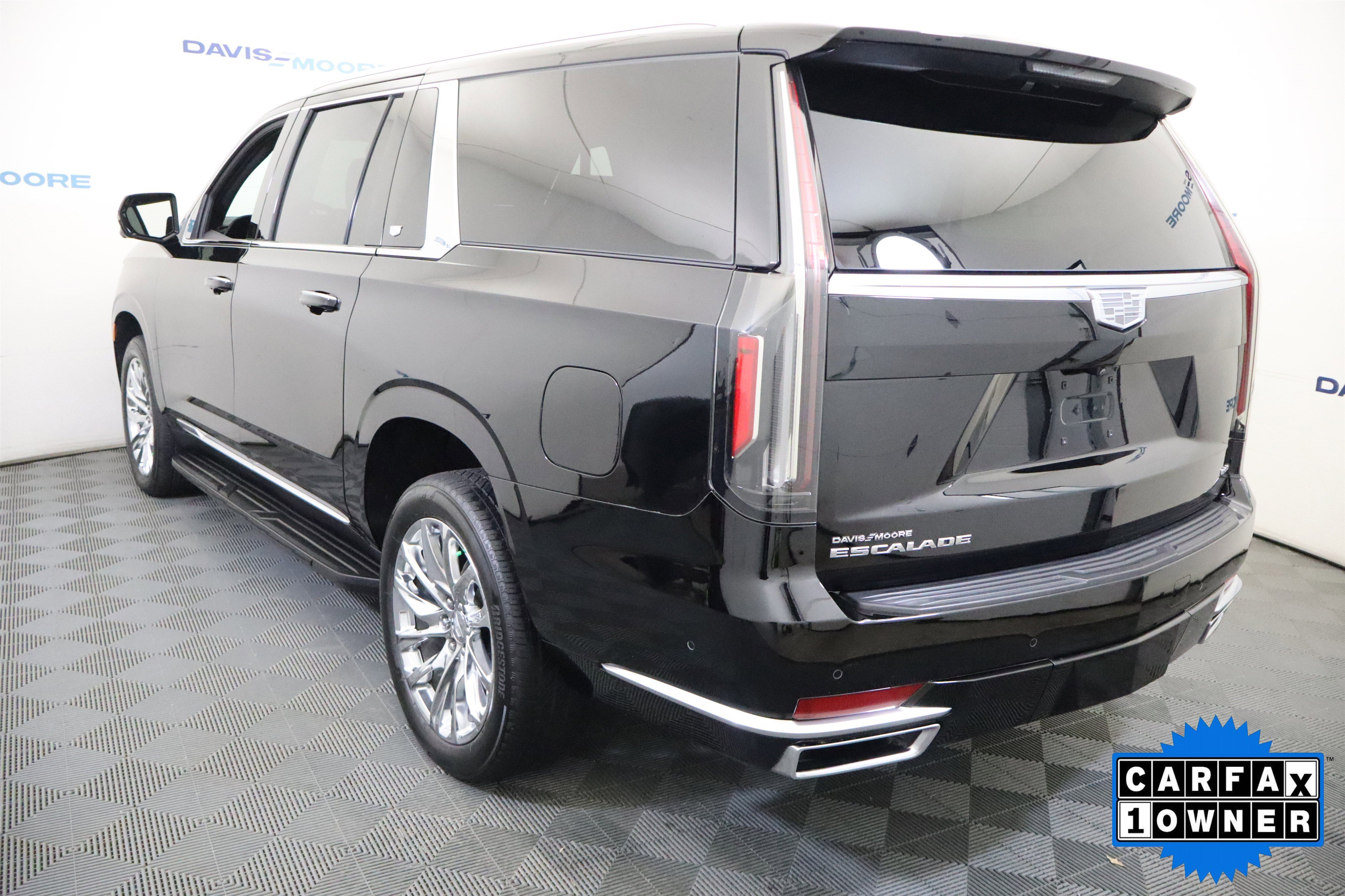 Used 2023 Cadillac Escalade ESV Premium Luxury w/ LPO, Radiant Package image 11