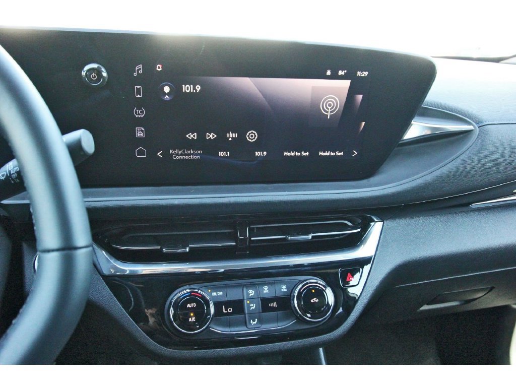 Used 2025 Buick Envista Sport Touring w/ Convenience II Package FWD image 21