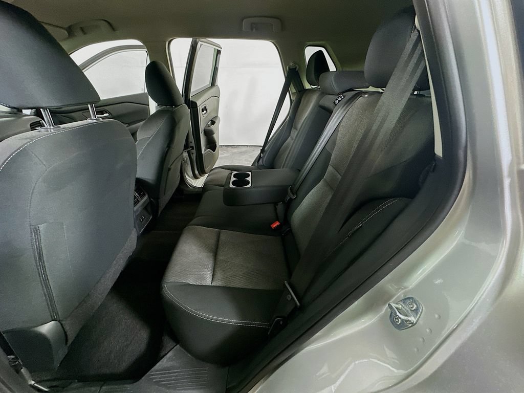 Used 2024 Nissan Rogue SV FWD image 14