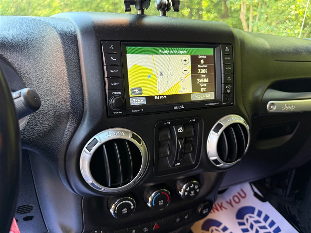 Used 2015 Jeep Wrangler Unlimited Rubicon w/ Dual Top Group AWD/4WD image 43