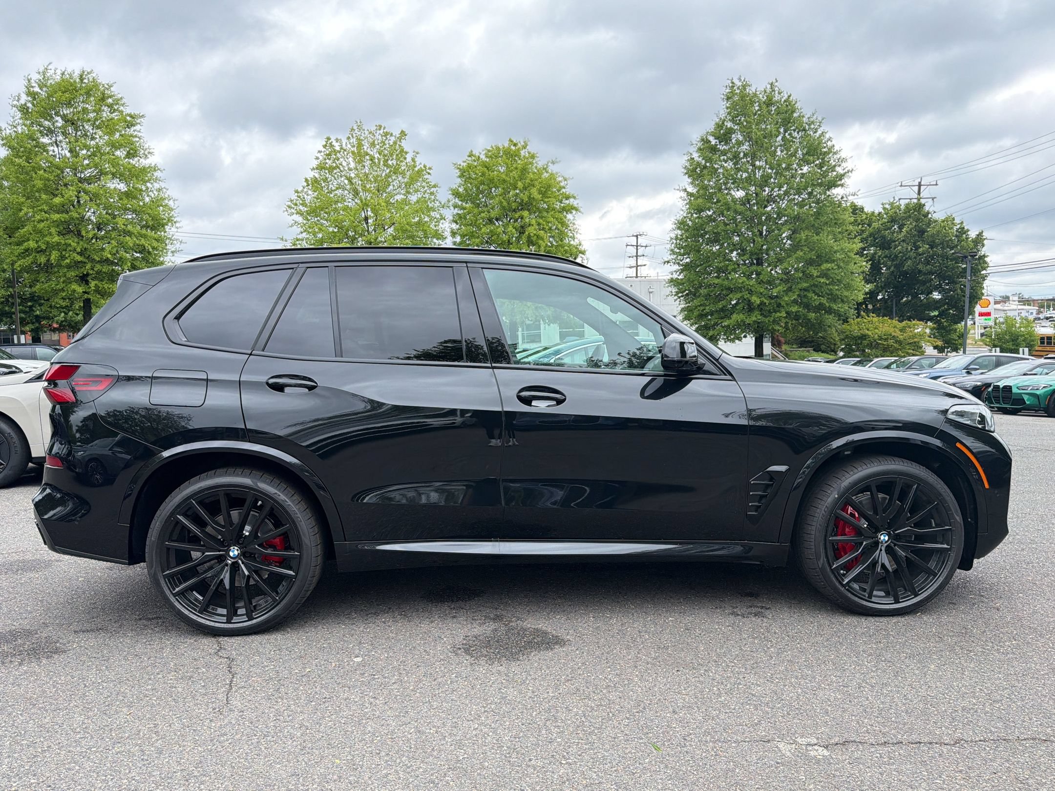 New 2026 BMW X5 xDrive40i w/ M Sport Package AWD/4WD image 8