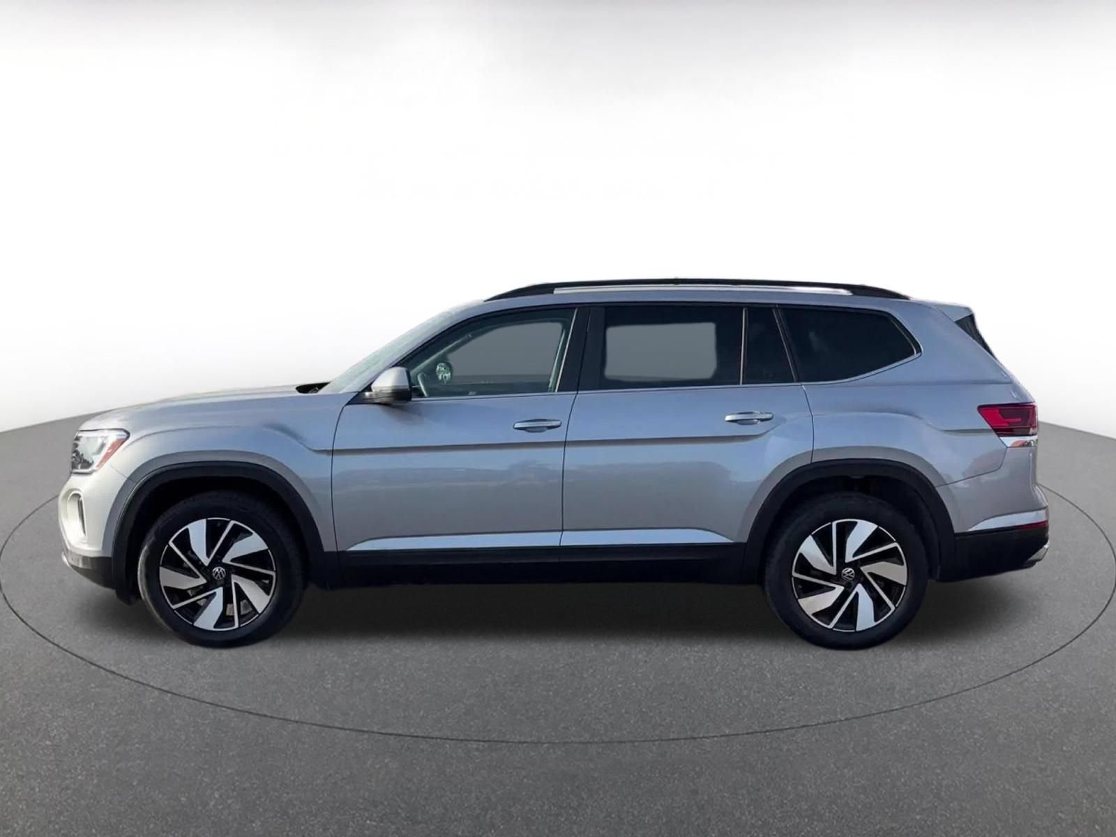 Used 2026 Volkswagen Atlas SE FWD image 8