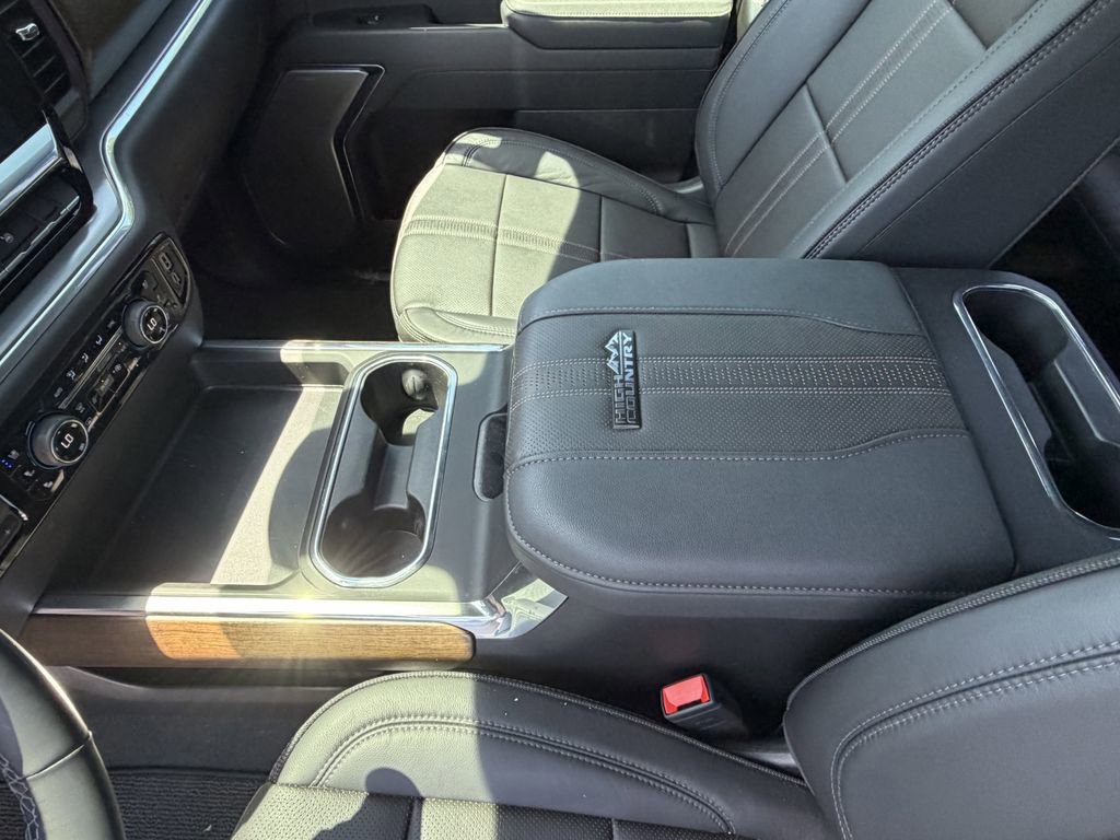 Certified 2025 Chevrolet Silverado 2500 High Country w/ Technology Package AWD/4WD image 19