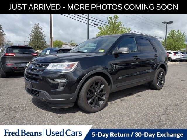 Used 2019 Ford Explorer XLT w/ Equipment Group 202A AWD/4WD image 3