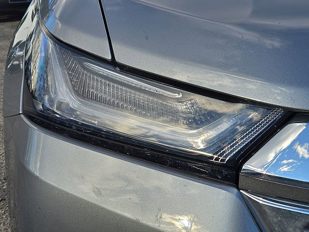 Used 2023 Chevrolet Traverse LT image 14