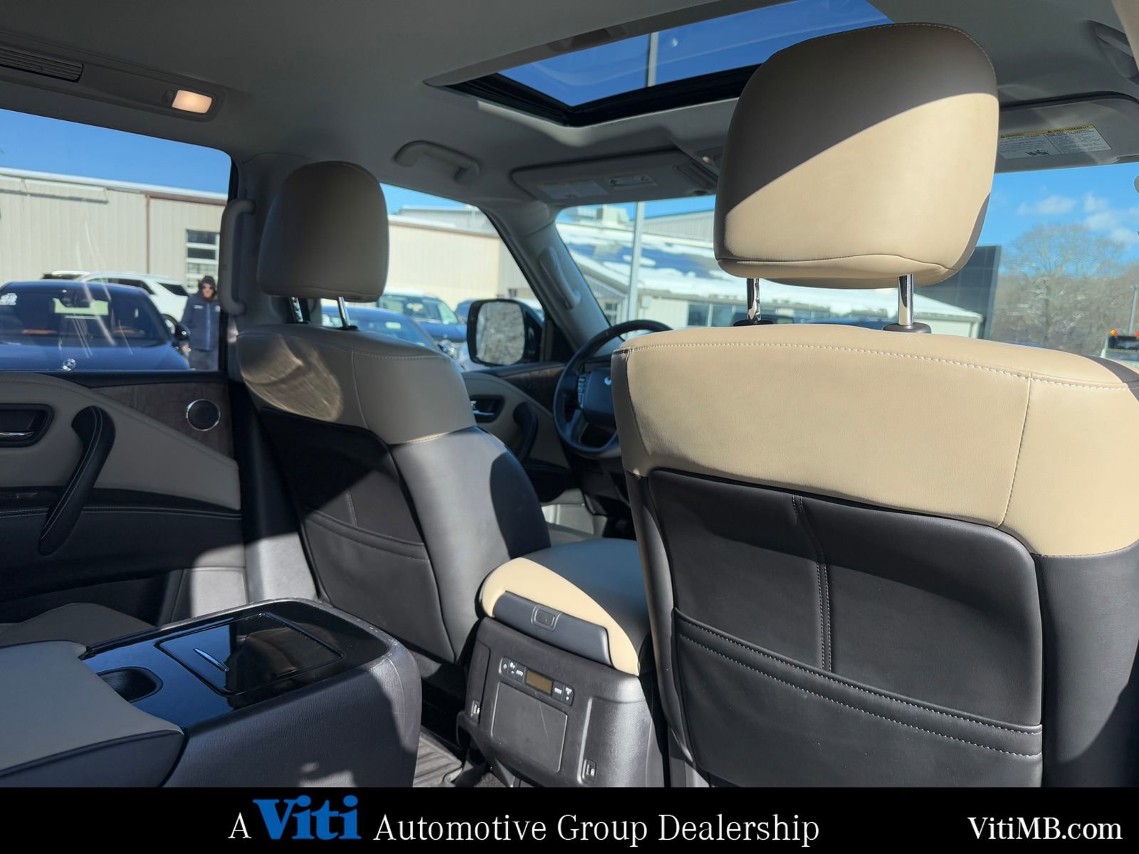 Used 2023 INFINITI QX80 Premium Select w/ Cargo Package image 28