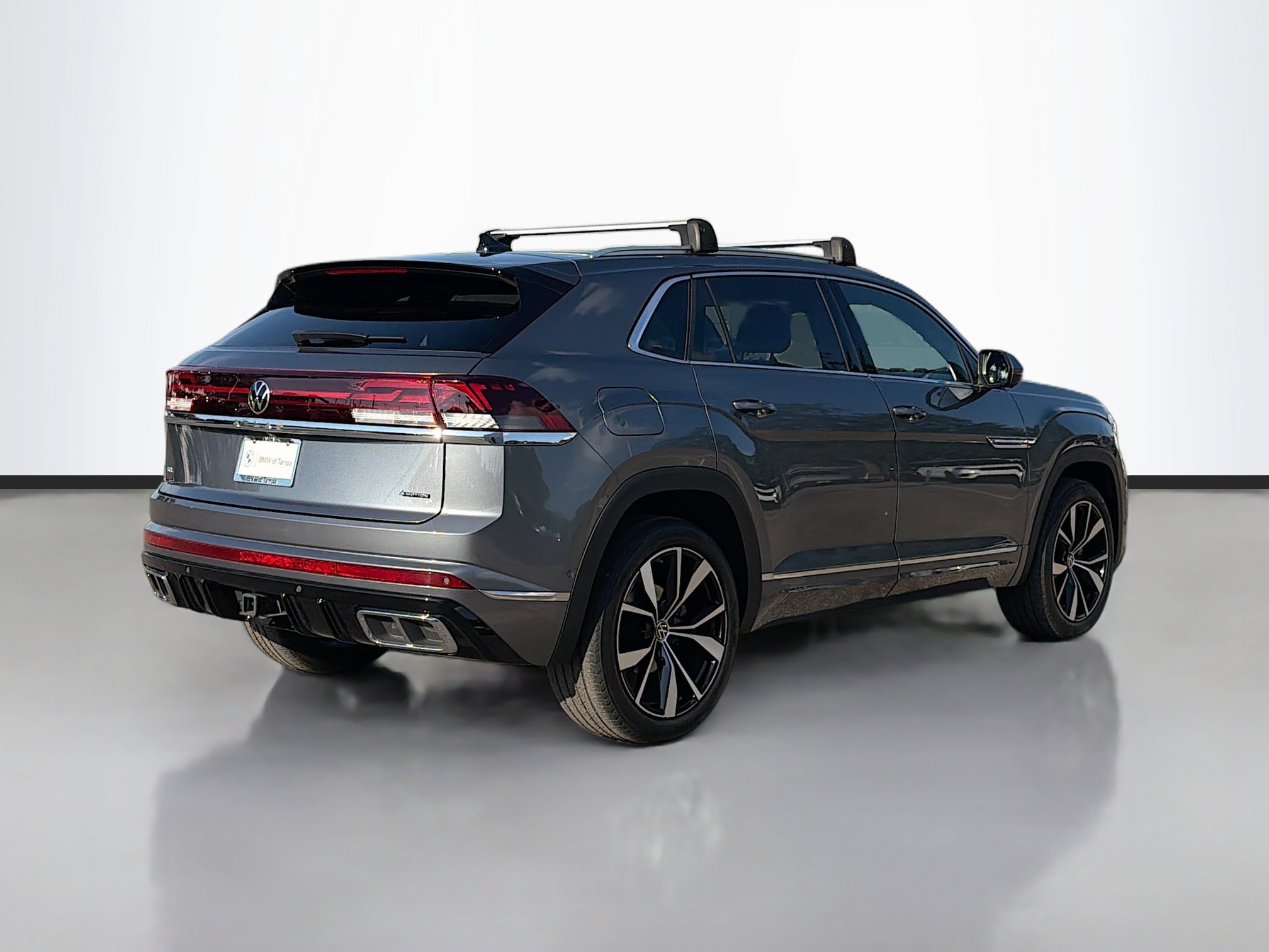 Used 2024 Volkswagen Atlas Cross Sport SEL Premium R-Line image 3