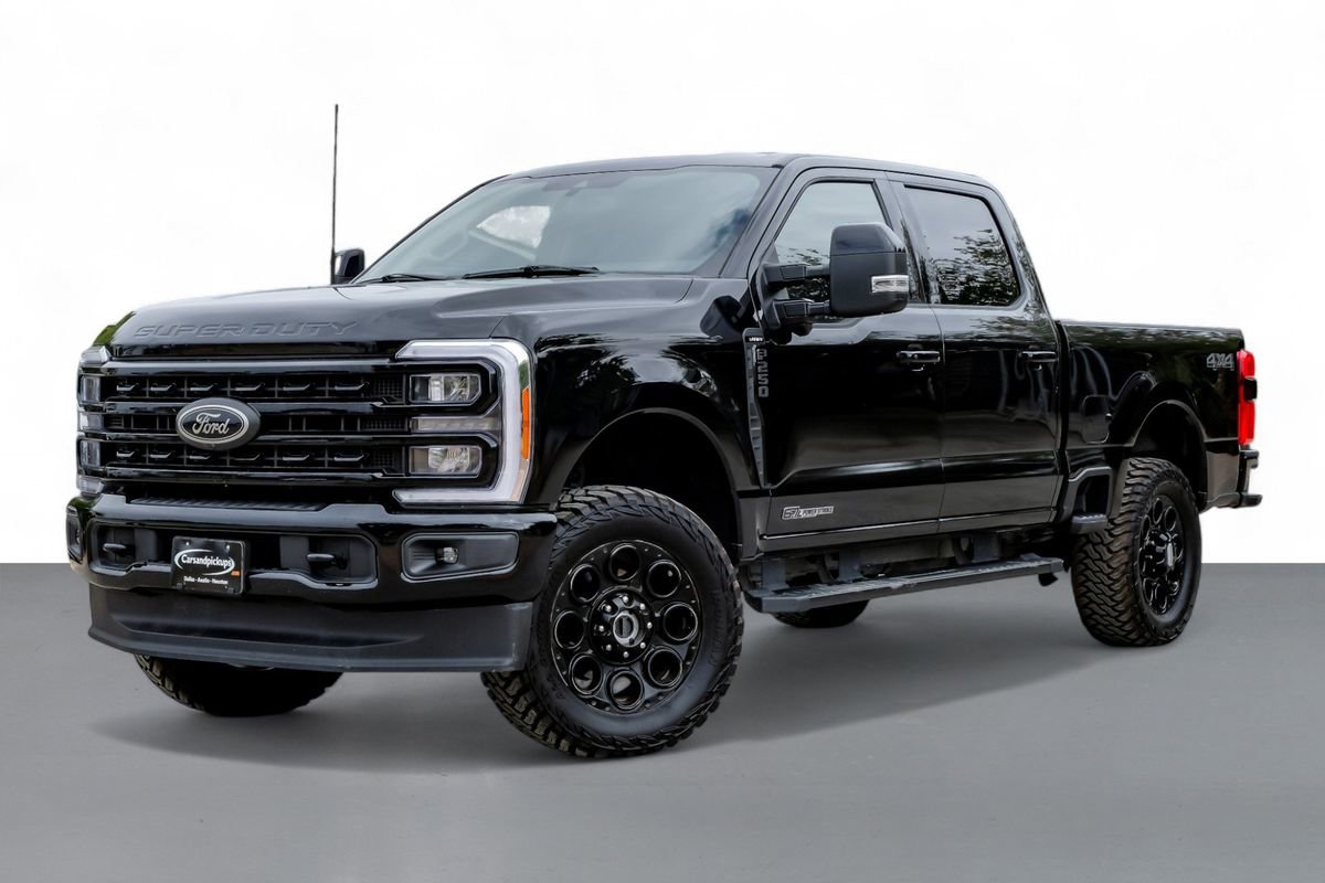 Used 2023 Ford F250 Lariat w/ Black Appearance Package image 4