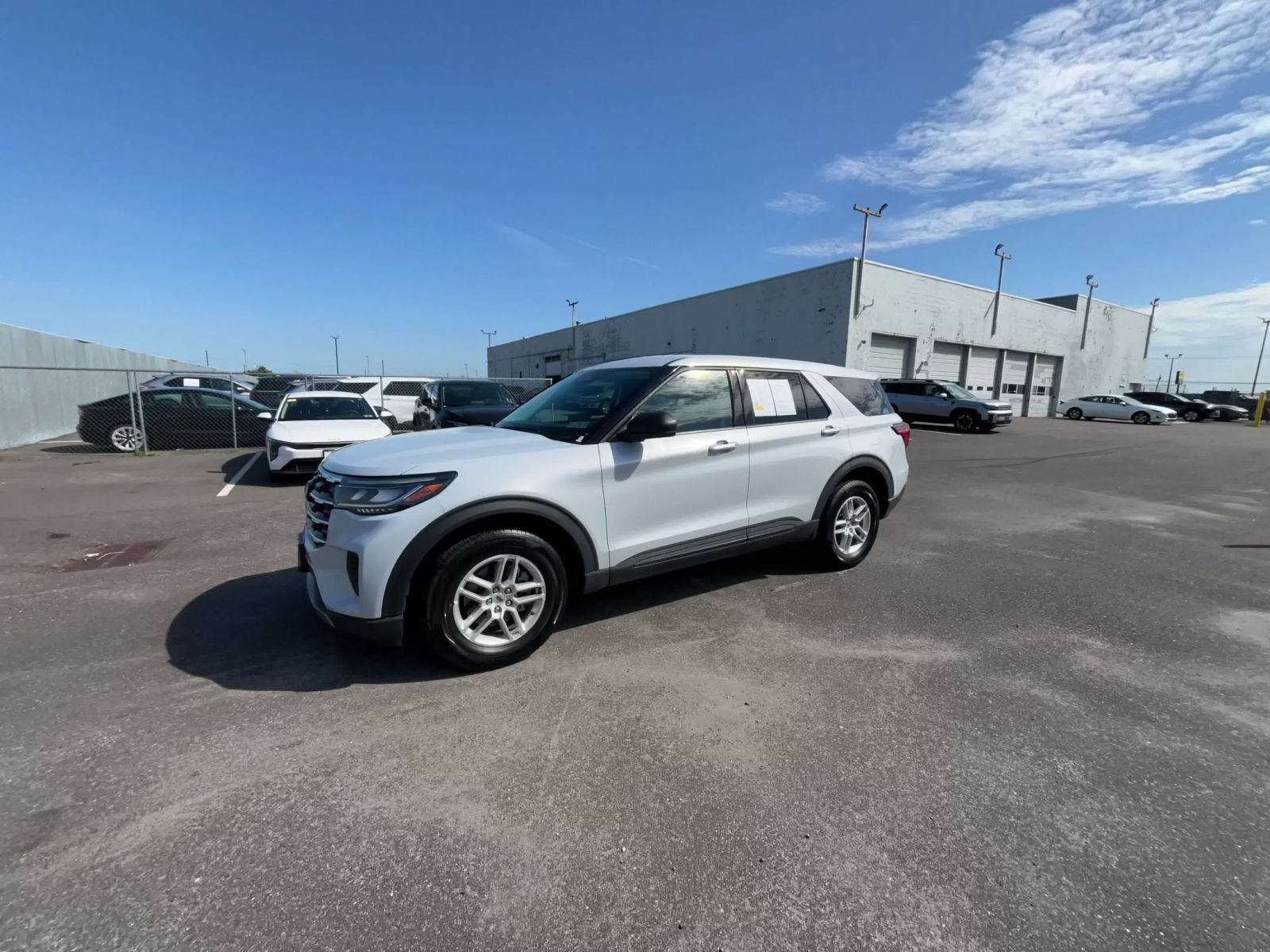 Used 2026 Ford Explorer Active AWD/4WD image 7
