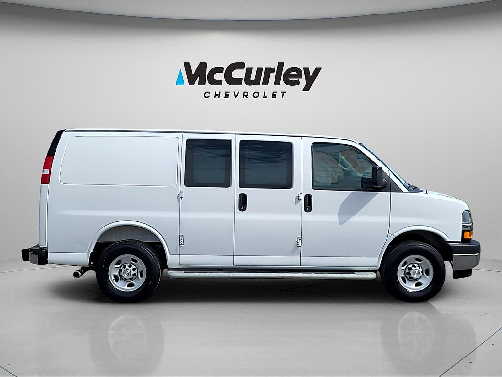 Used 2025 Chevrolet Express 2500 w/ Driver Convenience Package RWD image 8