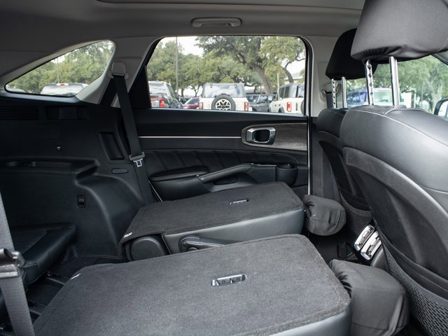 Used 2022 Kia Sorento SX Prestige image 14