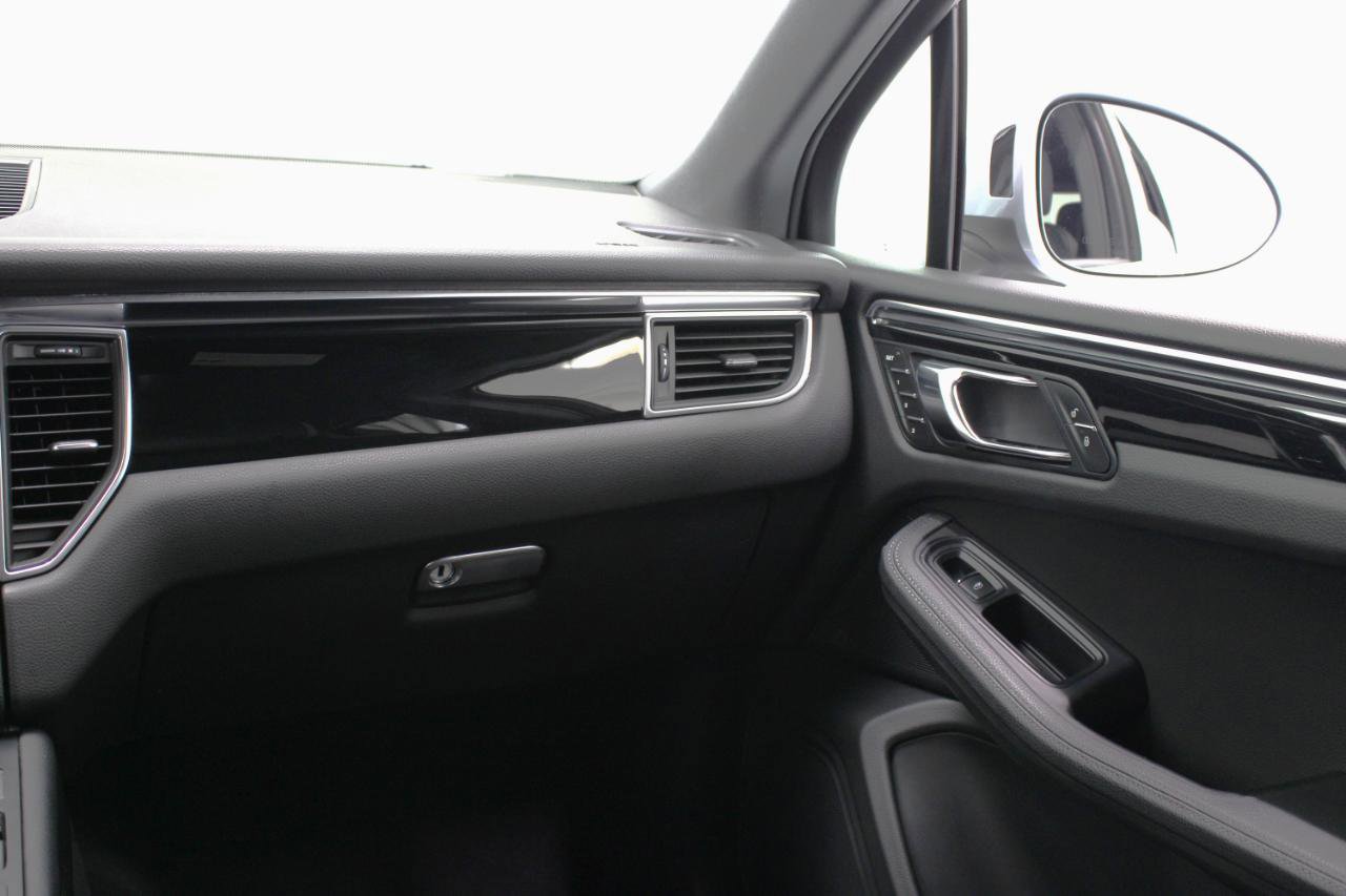 Used 2016 Porsche Macan S image 55
