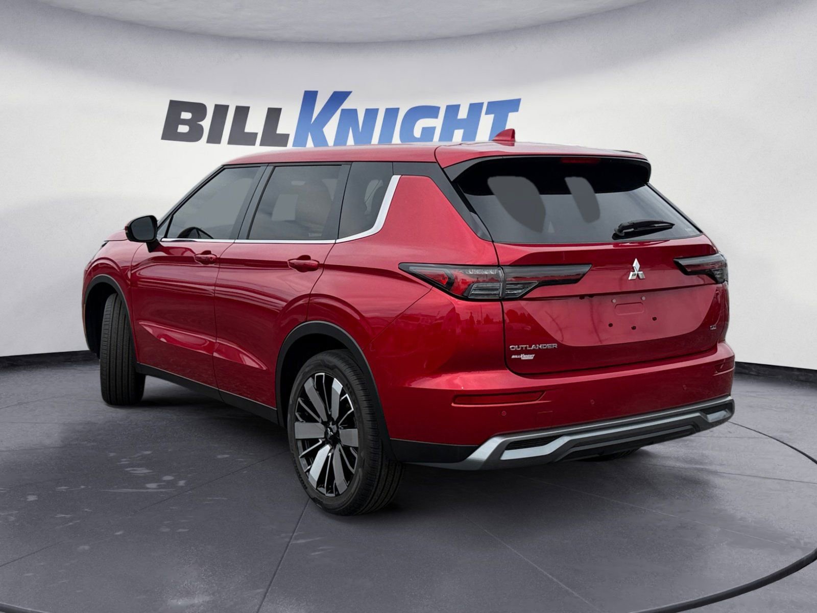 Used 2025 Mitsubishi Outlander SE AWD/4WD image 3