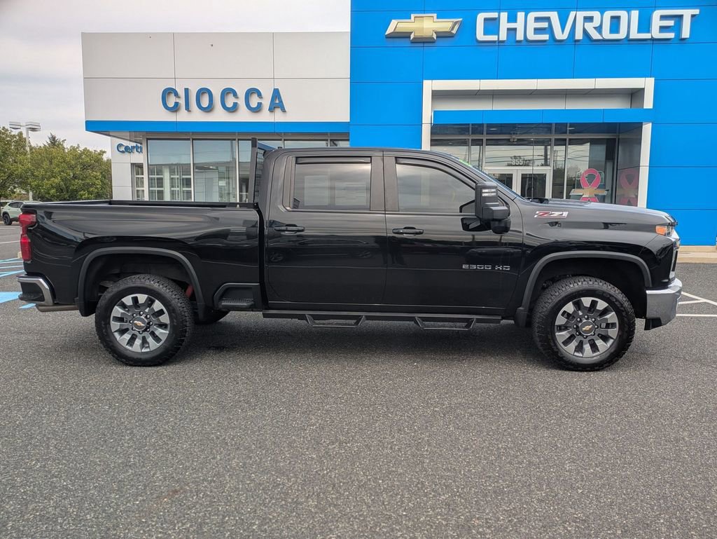 Used 2022 Chevrolet Silverado 2500 LT w/ Convenience Package AWD/4WD image 4