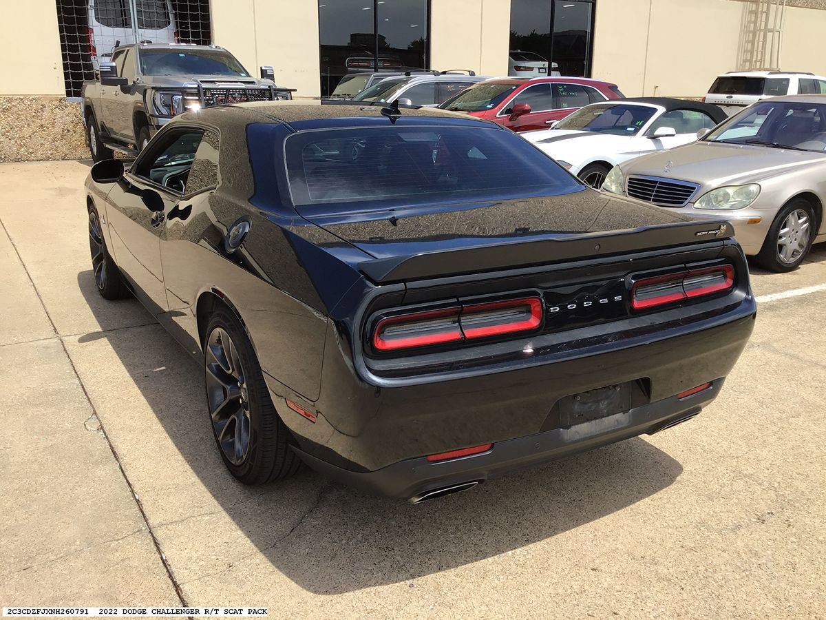Used 2022 Dodge Challenger R/T Scat Pack RWD image 4