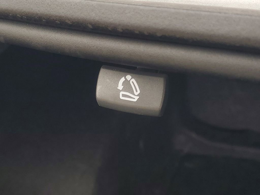 Used 2023 Chevrolet Malibu LT image 9