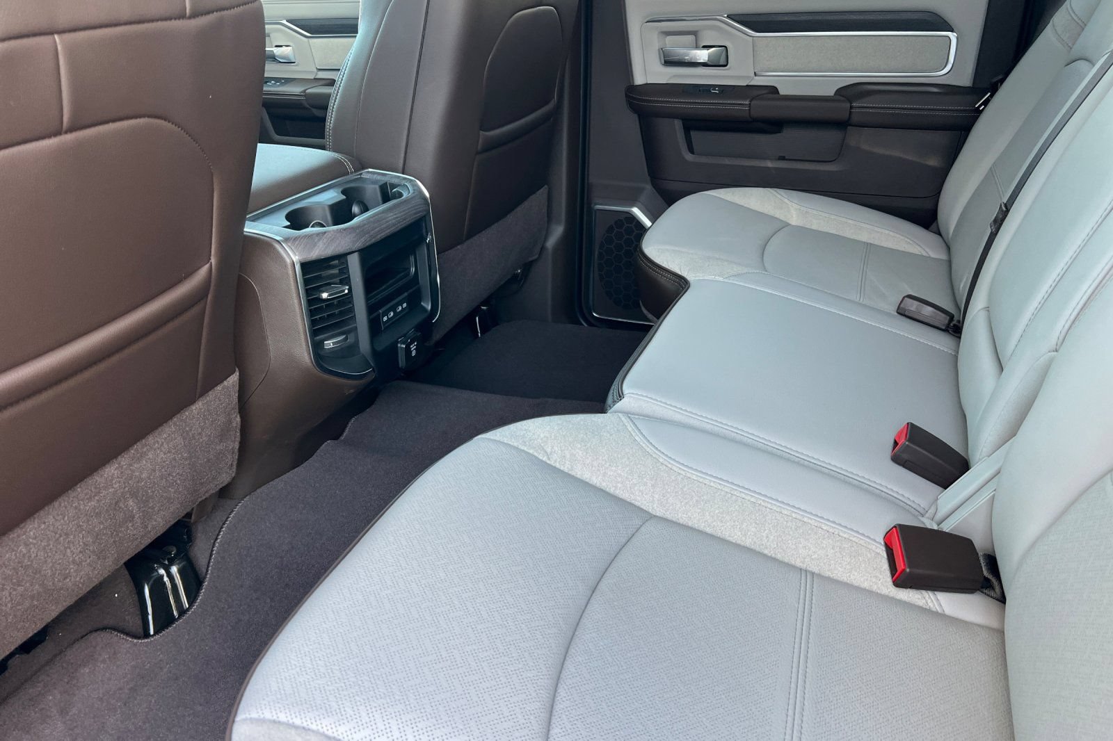 New 2026 RAM 3500 Laramie AWD/4WD image 11