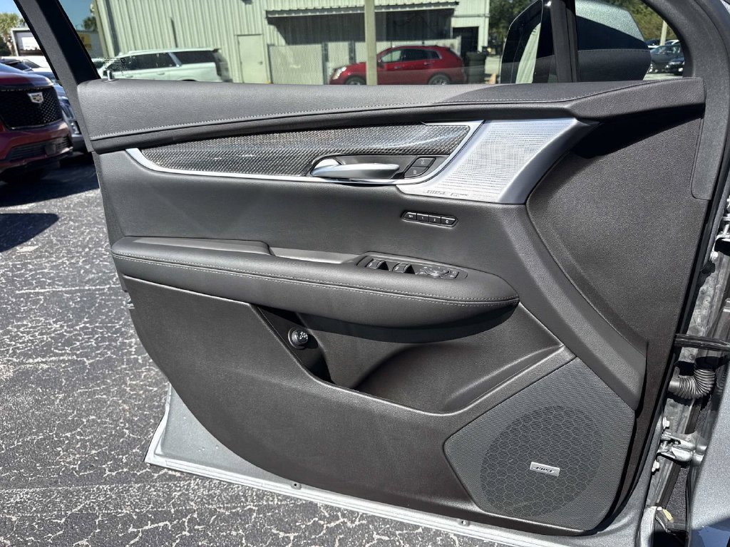 New 2026 Cadillac XT5 Sportv w/ LPO, Floor Liner Package AWD/4WD image 18