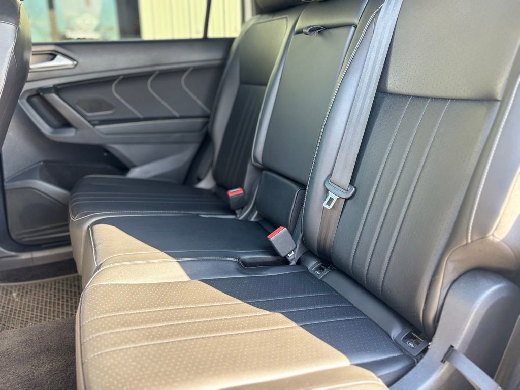 Used 2022 Volkswagen Tiguan SE R-Line image 21