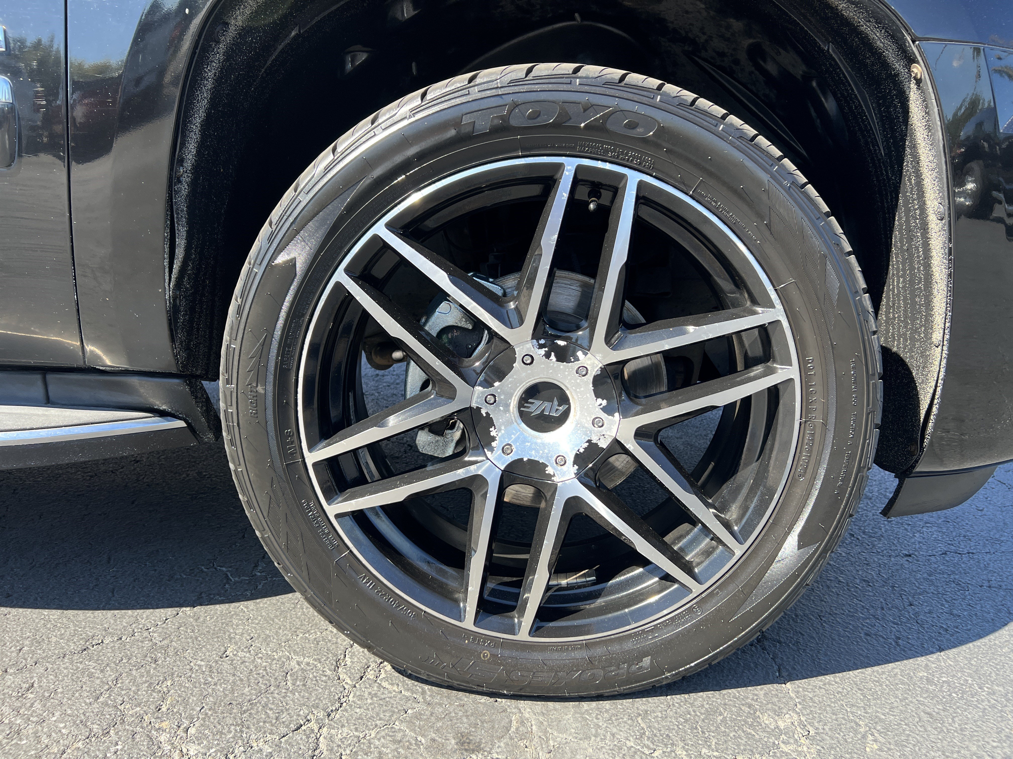 Used 2010 GMC Yukon Denali AWD/4WD image 10