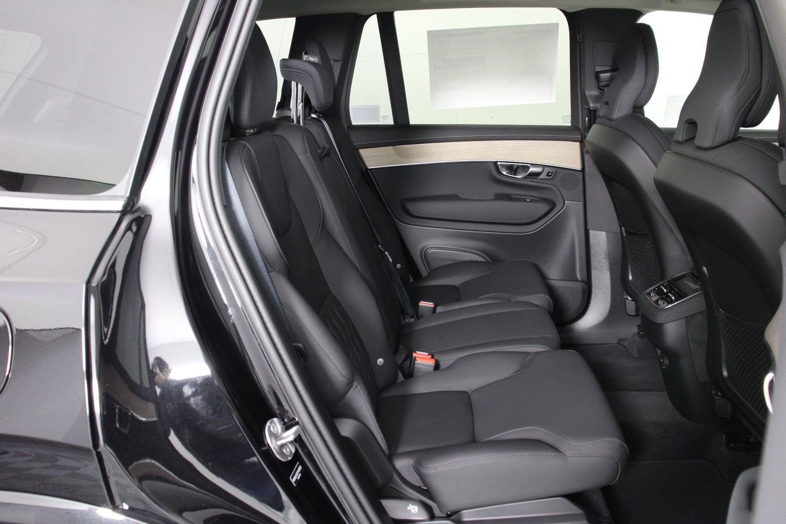 New 2026 Volvo XC90 B5 Core image 11