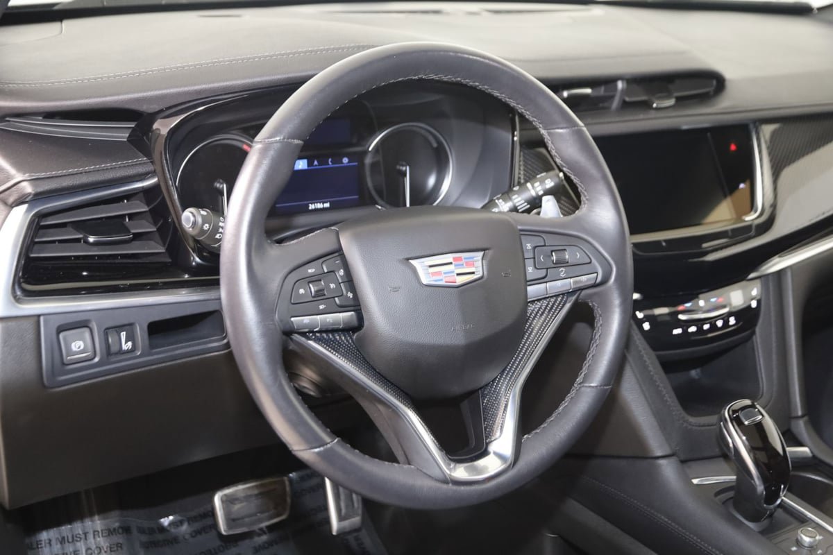 Used 2024 Cadillac XT6 Sport image 6