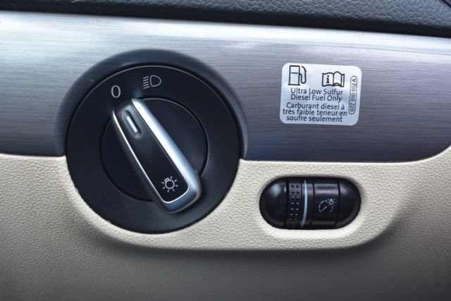 Used 2015 Volkswagen Jetta TDI SE FWD image 20