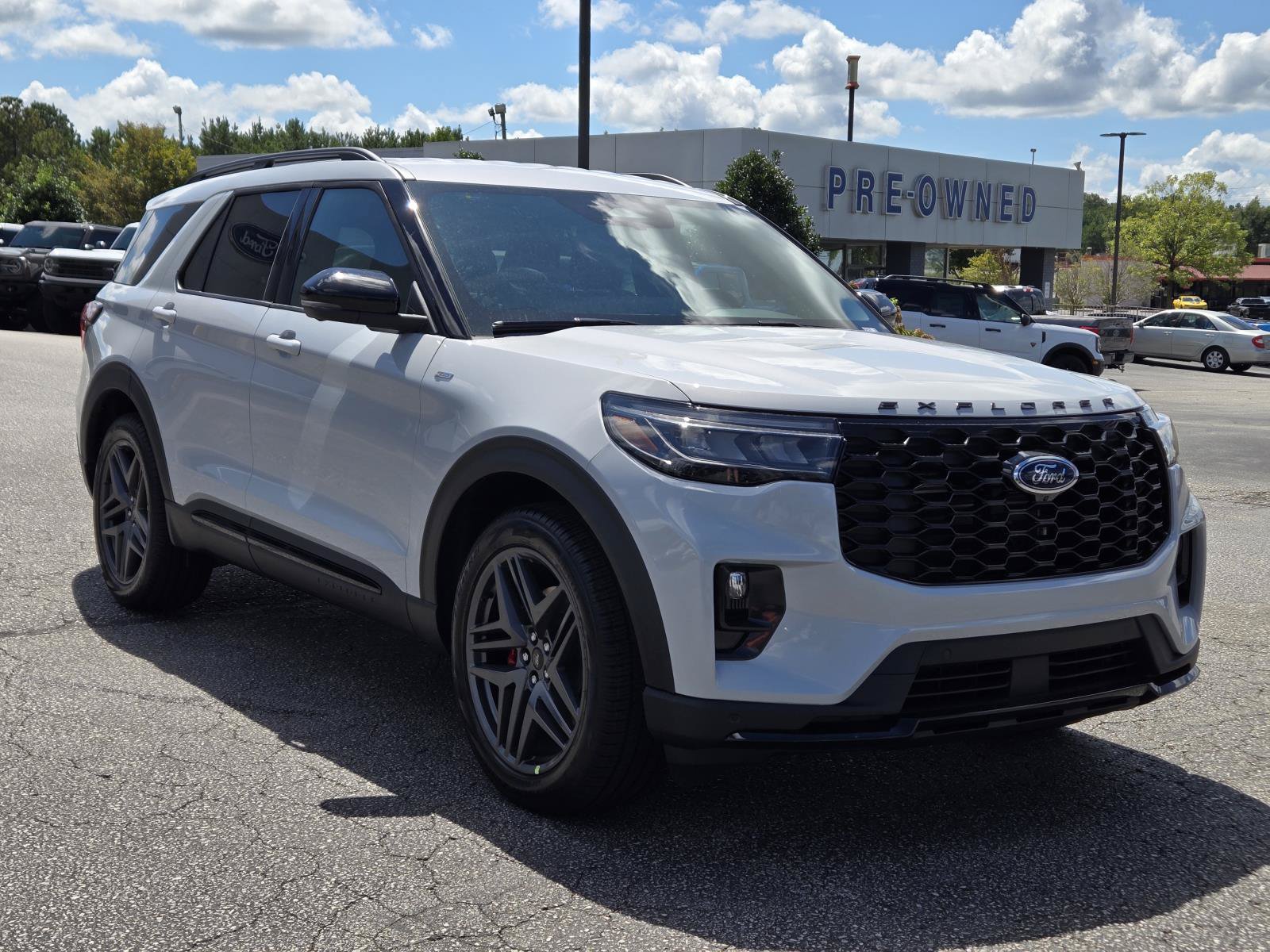 New 2026 Ford Explorer ST-Line w/ ST-Line Street Pack RWD image 6