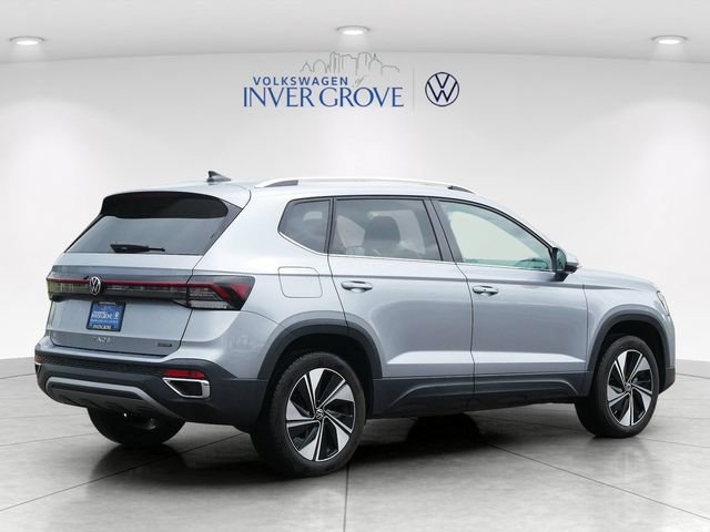 Certified 2025 Volkswagen Taos SE AWD/4WD image 7