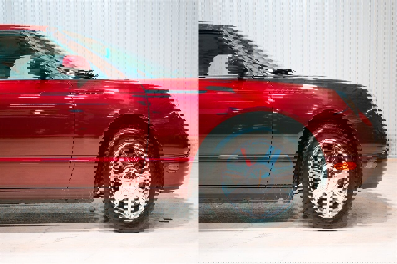 Used 2004 Ford Thunderbird Deluxe image 16