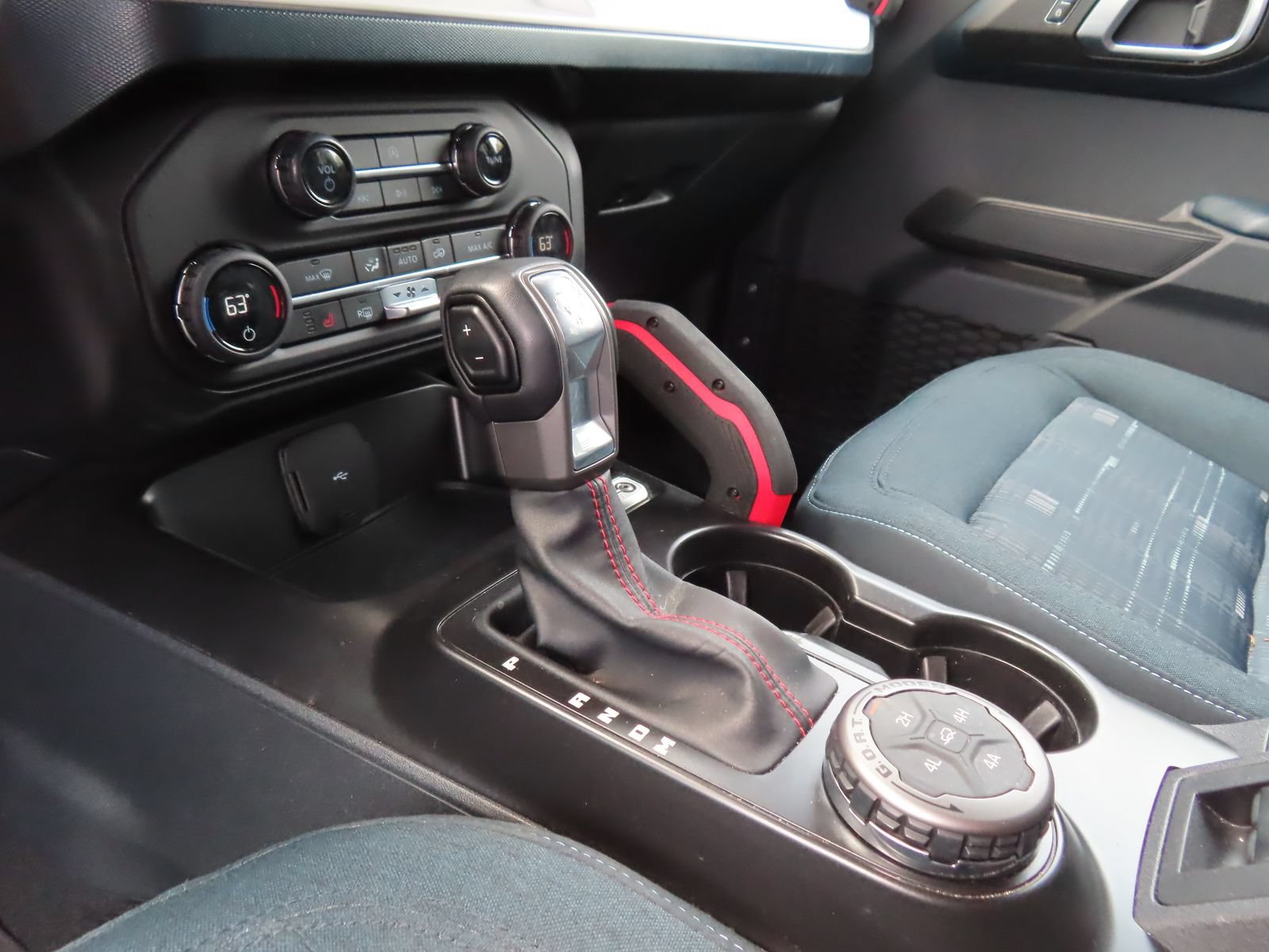 Used 2023 Ford Bronco Heritage Edition AWD/4WD image 30