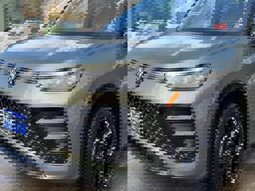 New 2026 Volkswagen Tiguan SE R-Line image 6