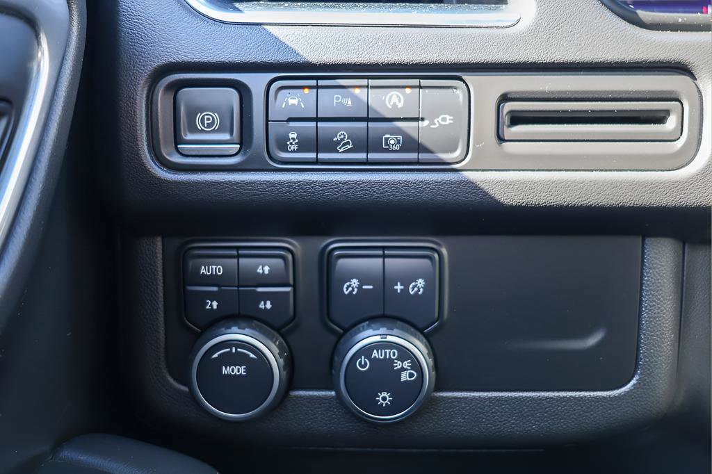 Used 2022 Chevrolet Tahoe Z71 w/ Luxury Package image 22