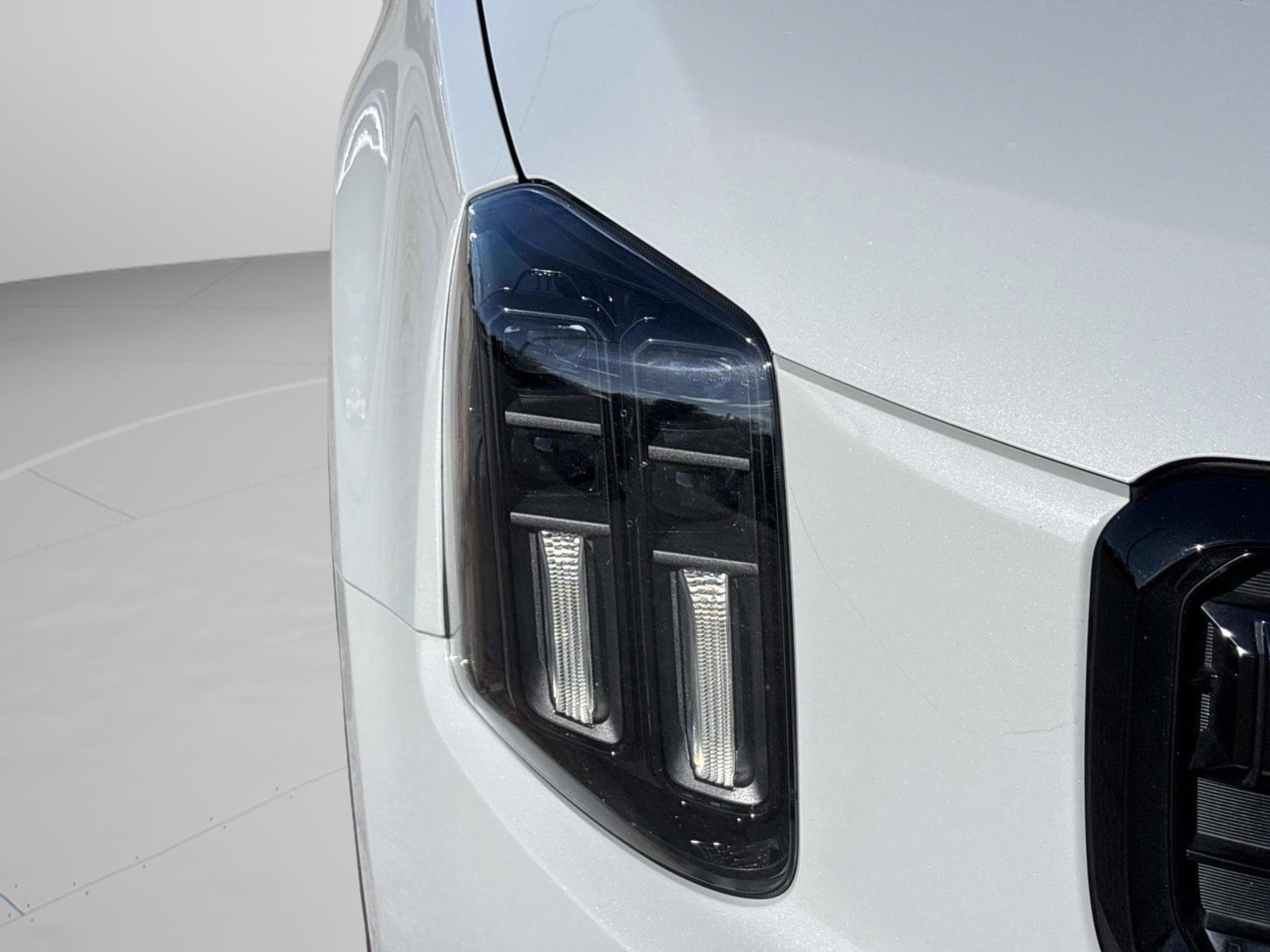 Used 2025 Kia Telluride SX Prestige X-Line image 9